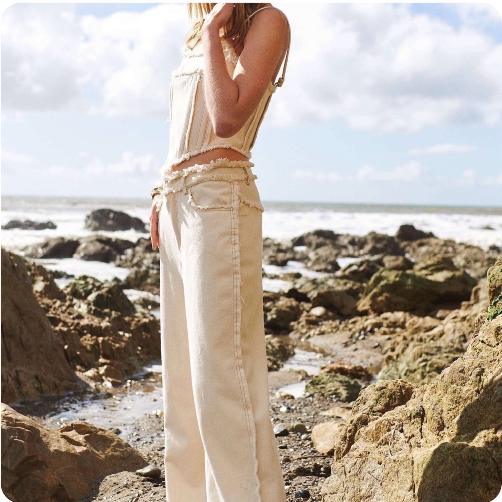 New with tags Mello Cream Beached Raw hem high waist wide leg pants
